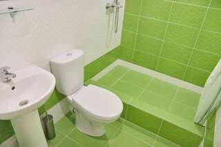 Мини-отель Gnezdo Beloy Sovy Mini Hotel Гагра Семейный номер с террасой-5