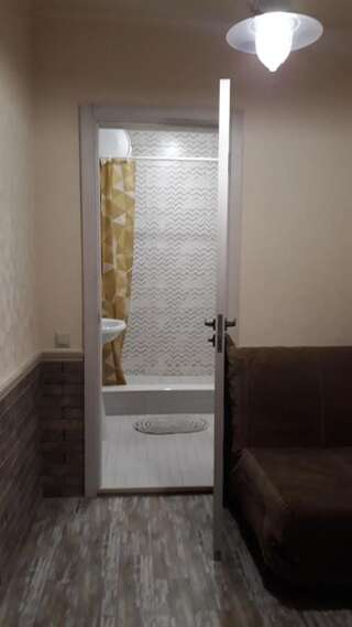 Мини-отель Gnezdo Beloy Sovy Mini Hotel Гагра Семейный люкс с балконом-1