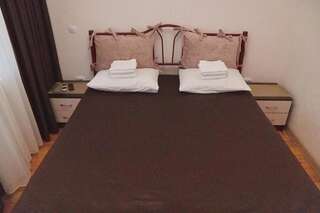 Мини-отель Gnezdo Beloy Sovy Mini Hotel Гагра Семейный люкс с балконом-4