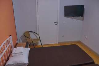 Мини-отель Gnezdo Beloy Sovy Mini Hotel Гагра Двухместный номер с 2 отдельными кроватями и душем-11